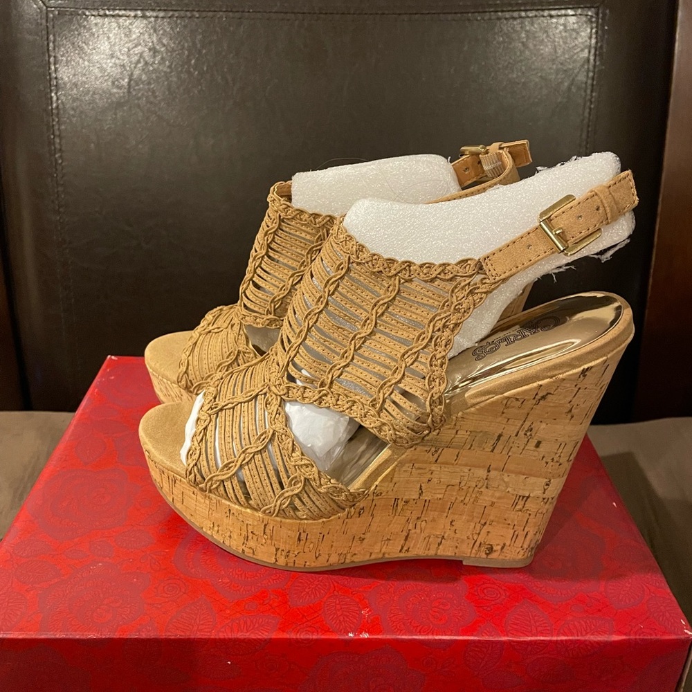 Shoes - Picture 4 of 4